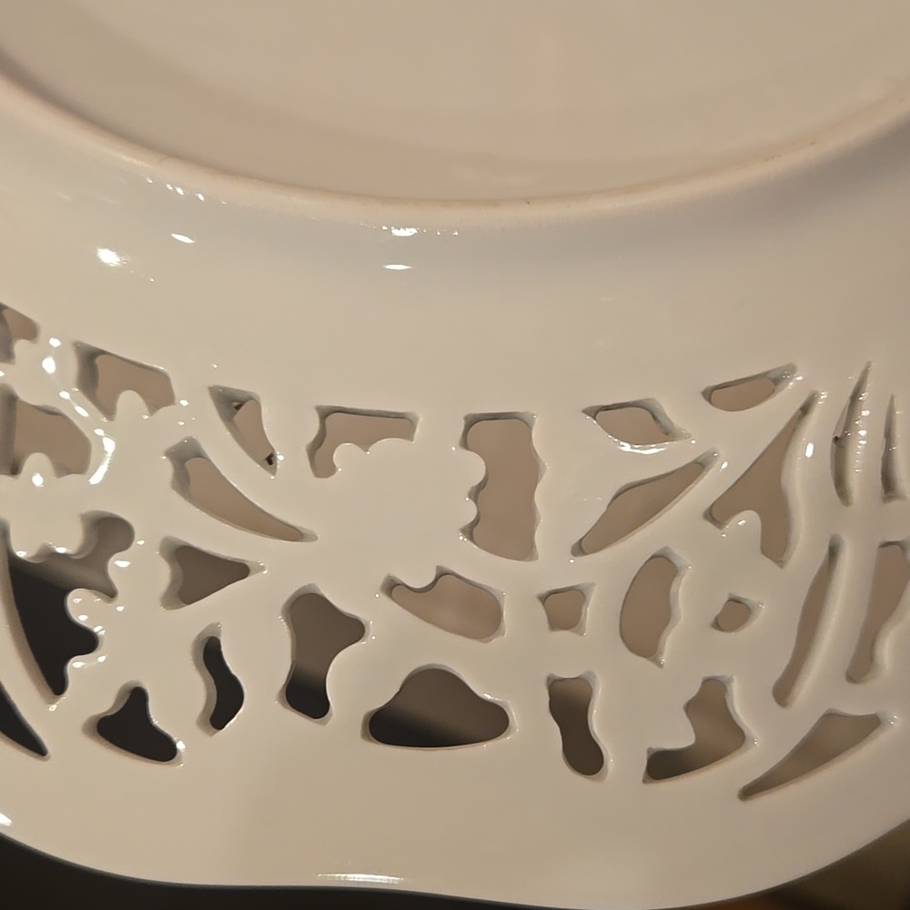 Oscar de la Renta Vintage Belmonte White Elegant Lattice Porcelain Serving Plate - Picture 6 of 7